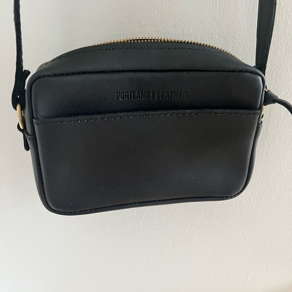 Portland Leather Almost Perfect Black Camera Purse Small - Picture 5 of 7